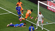 Nicolas Pepe st�ílí první gól v zápase mezi Pob�e�ím slonoviny a Curacaem.