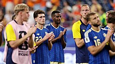 �véd�tí fotbalisté d�kují fanou�k�m za podporu pro proh�e 1:5 s Nizozemskem.