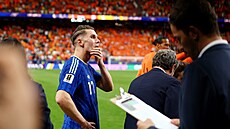 Zklamaný Viktor Gyökeres po proh�e �véd� s Nizozemskem na MS ve fotbale.