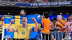 Fanou�ek �védských fotbalist� vytáhl vlajku s podobiznou Zlatana Ibrahimovi�e.