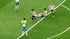 Kaj�ú Sano slaví gól proti Brazílii.