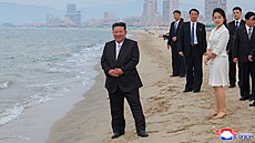Severokorejský diktátor Kim �ong-un, jeho dcera Kim �u-ae a man�elka Ri Sol-�u...