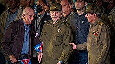 Zleva José Ramón Machado Ventura, Ramiro Ventura Menéndez a bývalý kubánský...