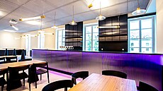 Bud�jovická radnice kone�n� na�la provozovatele gastronomických slu�eb ve Slavii, kde jsou bar, restaurace i kavárna.