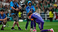 Mexický branká� Guillermo Ochoa bezprost�edn� po zápase s �eskem. Nejspí�...