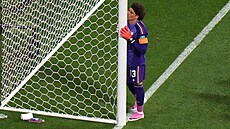 Mexický branká� Guillermo Ochoa a jeho reakce po zápase s �eskem na MS.