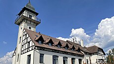 Jablonecký Pet�ín býval zav�ený a chátral. Dlouhé roky jsem kolem n�j mlsn�...