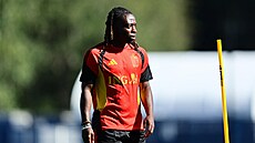 Belgický k�ídelník Jérémy Doku b�hem tréninku.