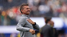 Trenér Kanady Jesse Marsch oslavuje postup p�es Jihoafrickou repubilku.