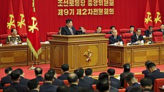 Kim �ong-un na zasedání Korejské strany práce (22. �ervna 2026)