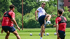 Trenér Jan Trousil vstoupil do p�ípravy pardubických fotbalist�.