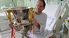 V �ervnu 2021 Petr Vondrá�ek ochrnul po o�kování proti covidu. Kdy� se poté...