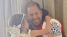 Princ Harry a jeho d�ti princezna Lilibet a princ Archie na snímku ke Dni otc�...