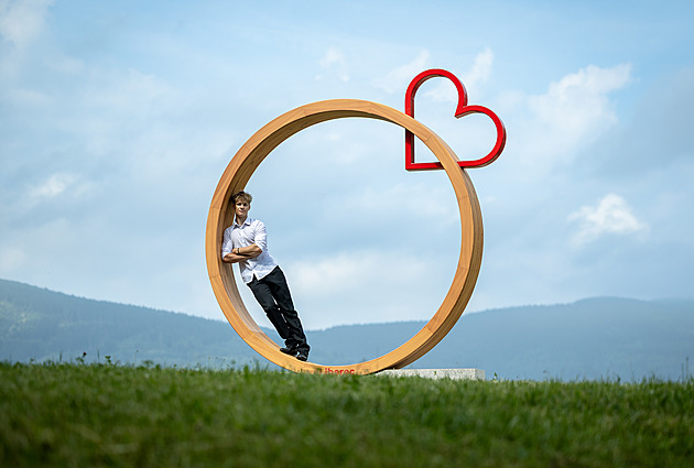 Ze školního úkolu nový symbol Liberce. Student navrhl fotopoint s výhledem na Ještěd