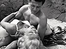 Zazá�ila v n�m svou první femme fatale. Její Cora je magická, magnetizující.