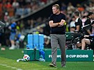 Nizozemský trenér Ronald Koeman b�hem utkání s Marokem.