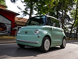 Zapome�te na p�epln�nou MHD i skútr, do �eska p�ijí�dí elektrický Fiat...