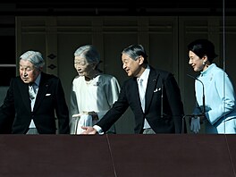 Císa� Naruhito a císa�ovna Masako v císa�ském paláci v Tokiu s emeritním...