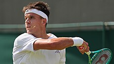 Jakub Men�ík v prvním kole Wimbledonu.