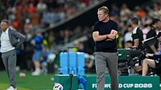 Nizozemský trenér Ronald Koeman b�hem utkání s Marokem.