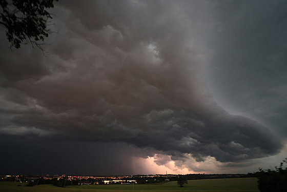 Severe storms hit the Czech Republic: Meteorologists warn of supercells