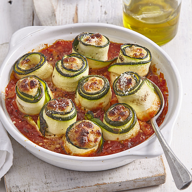 Cuketové rolky á la lasagne: Fitness recept na zapečené závitky s masem a sýrem