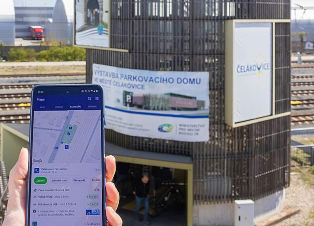 Lidé ve středních Čechách zaplatí za kolo v cyklověžích Lítačkou. Pár korun, nebo nic