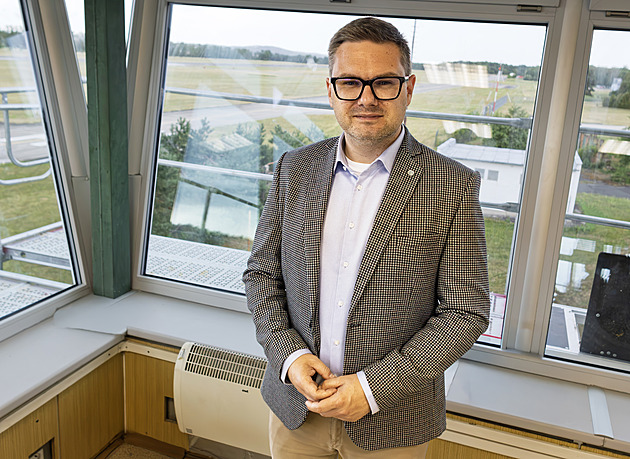 Místo baterek armádní hub. Na letiště v Líních mohou létat i obří nákladního stroje