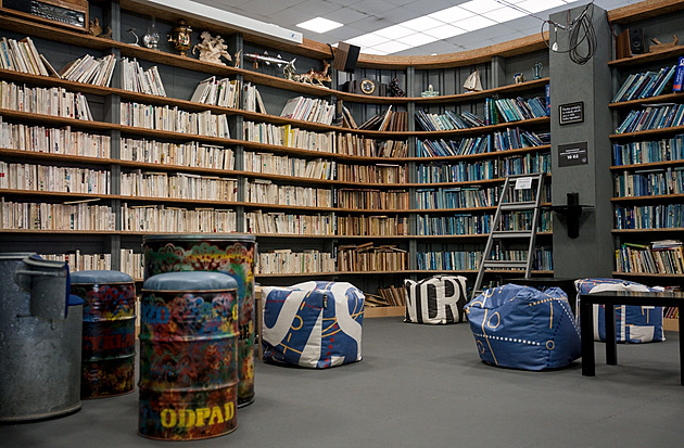 Ostrava Reuse Center Gives 8,000 Discarded Books a New Life in One Year