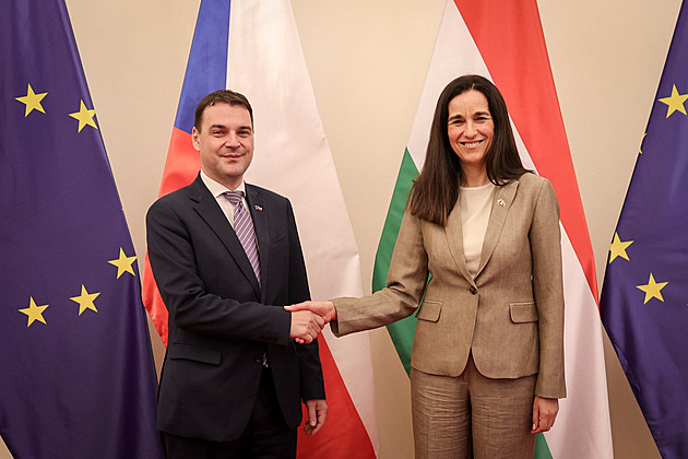 Magyara nechci kritizovat, to byla agenda minulé vlády, řekl Macinka v Budapešti