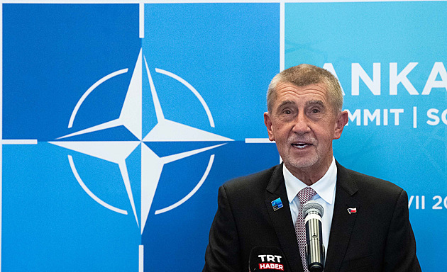 Pavel je v kampani a plní příkazy, říká Babiš. Promluvil o Trumpovi i vládě