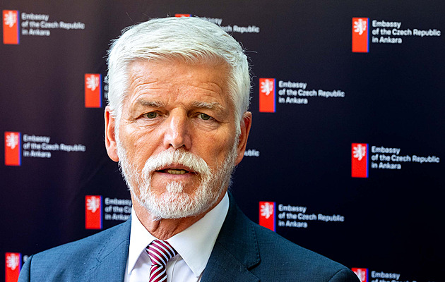 Obskurní hádka, Česko vyslalo na summit dvě soupeřící delegace, píší v zahraničí