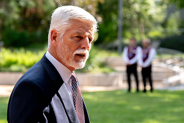 Czech President Pavel: Ukraine Has Two Months to Pursue Peace Talks