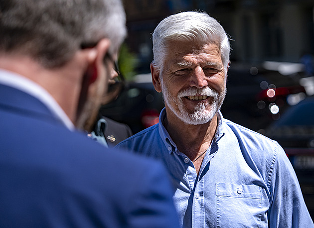 Opozici zastiňuje prezident, SPD pomoc Ukrajině ustojí. Experti o novém průzkumu