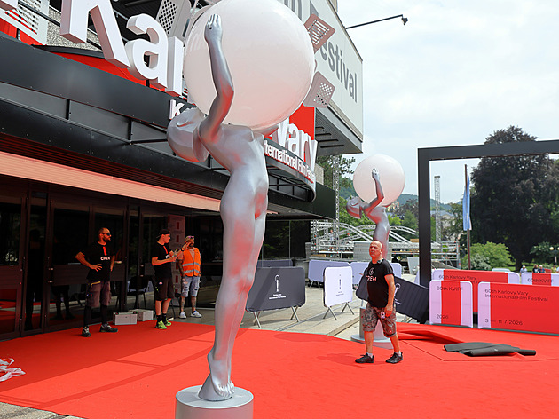 iDNES.cz to feature drone show at film festival, offers ad-free option
