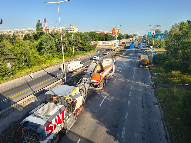 Sotva odstartovala velká rekonstrukce Kbelské, už se tam stala nehoda