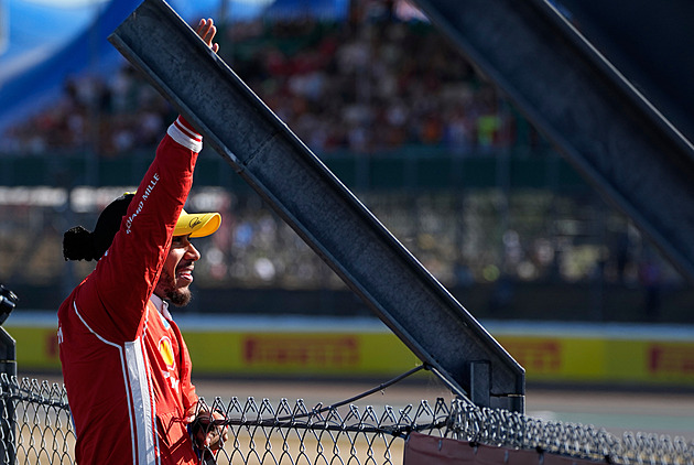 Hamilton wins British Grand Prix sprint qualifying by 11 thousandths over Antonelli
