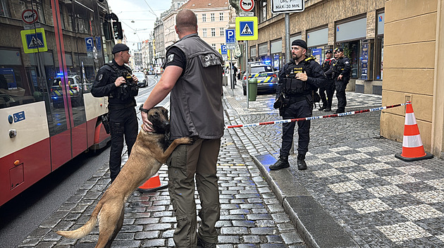 Muž vyhrožoval na úřadě v Praze bombou, pak utekl. Nepohodl se s personálem