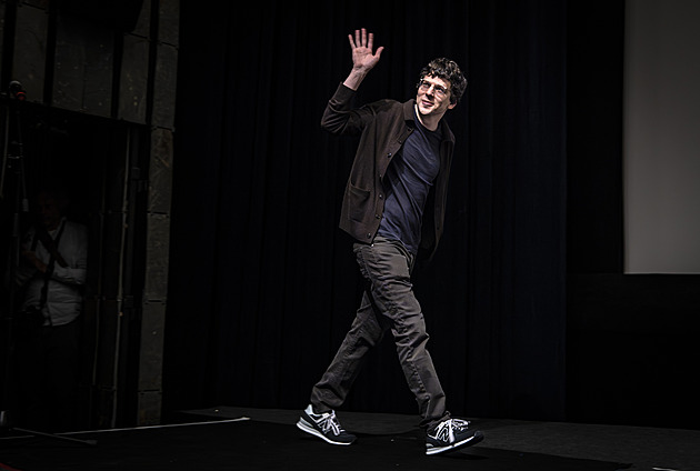 Cena ve Varech a polské občanství. Jesse Eisenberg zahájil hlubší vztah s Evropou