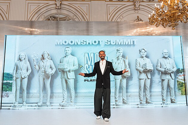 Do �eska m��� astronautka NASA i 100 mlad�ch l�dr� z Moonshot Platform