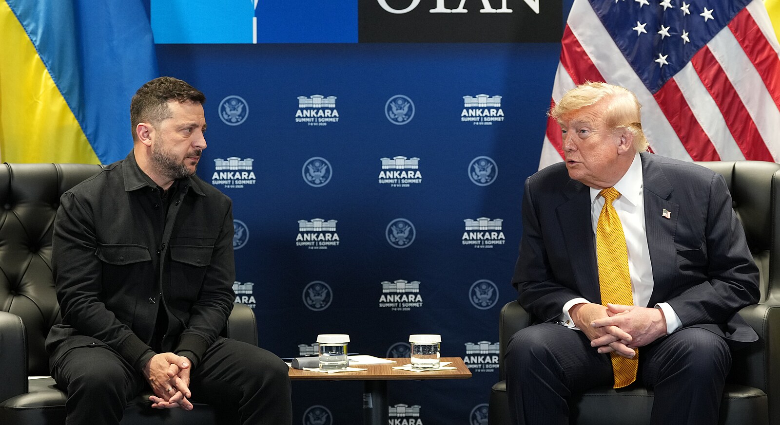 KOMENTÁŘ: Trump chce umožnit výrobu střel Patriot na Ukrajině. Dodrží slib?