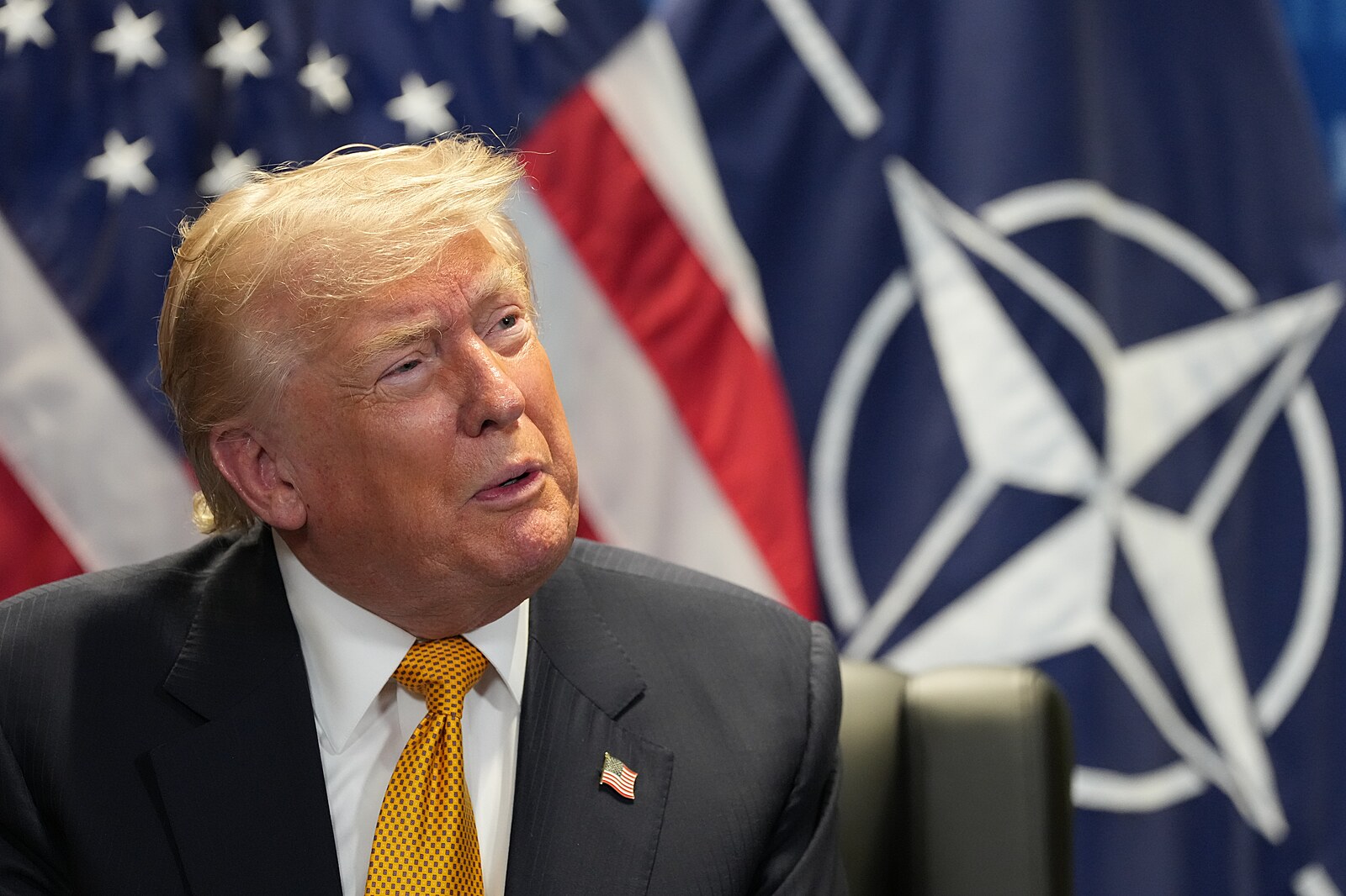Trump hrozí Teheránu dalšími útoky. Íránské vedení označil za „choré šmejdy“