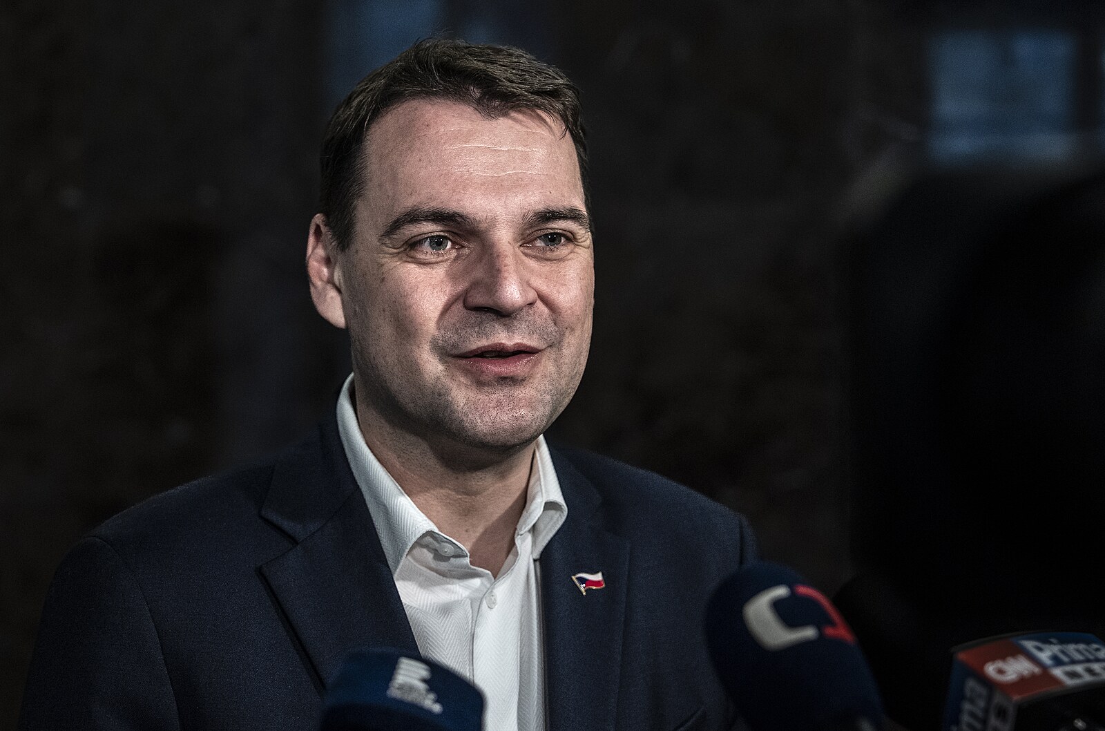 Prezident Pavel si místo bodyguardů vyžádal mluvčího a fotografa, řekl ministr Macinka