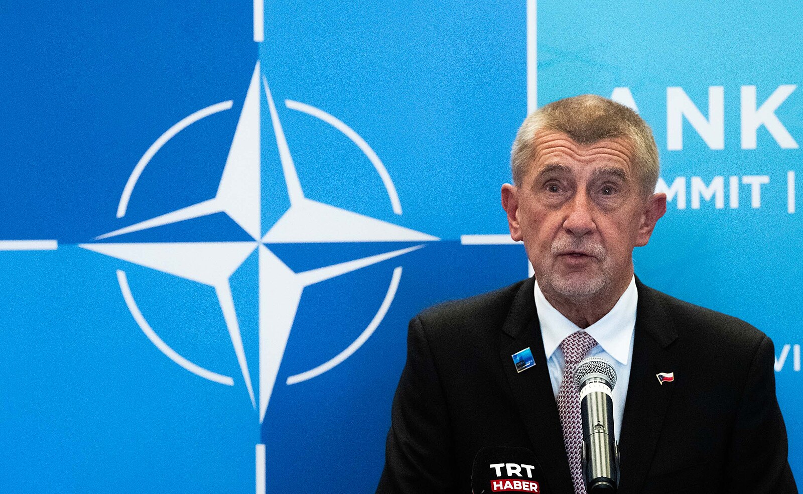 ČR se nepřidá k finanční pomoci Ukrajině, potvrdil Babiš. Vystoupil jako poslední