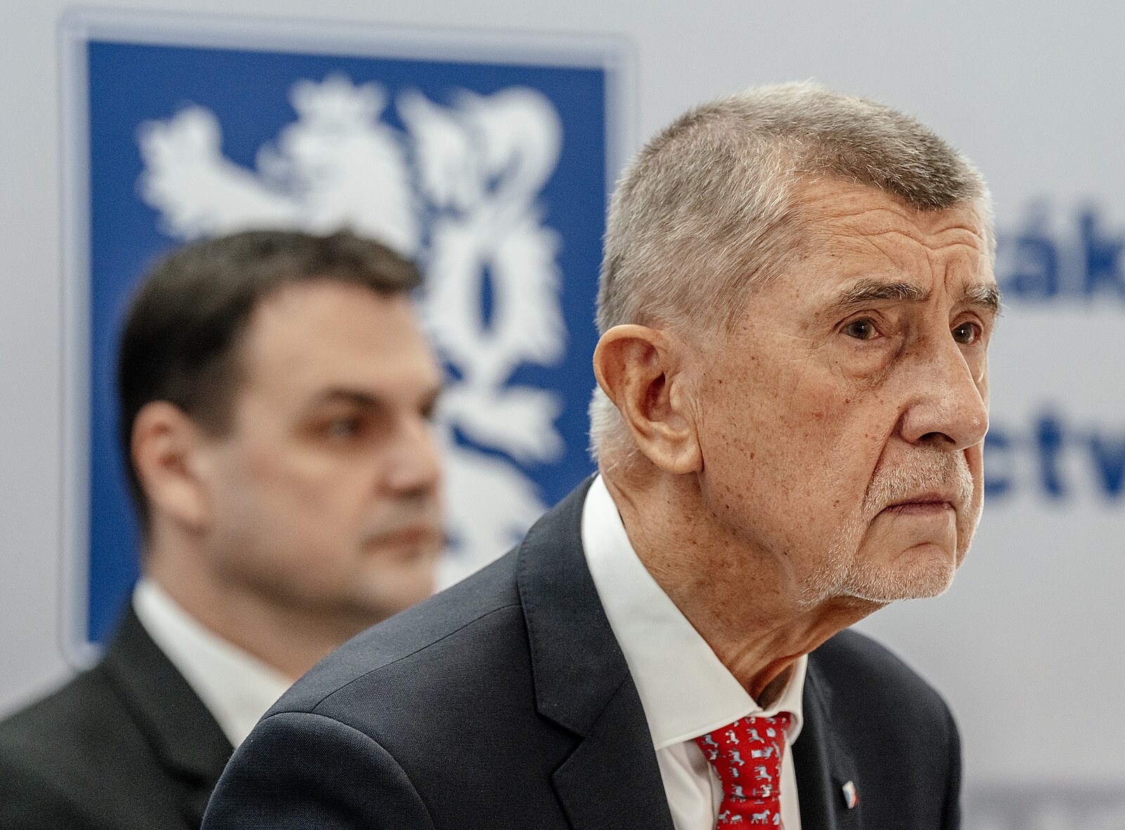 KOMENTÁŘ: Babiš, Farage a Le Penová: Jsme pronásledovaní chudáci, volte nás!