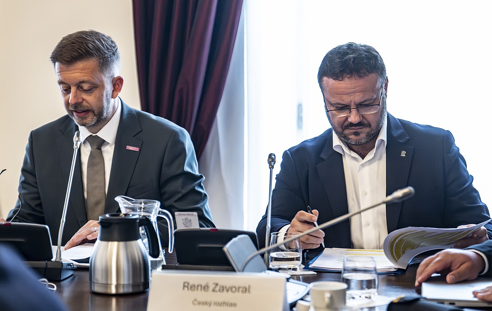 Opozice jednala s řediteli ČT a rozhlasu. Nechce připustit změnu financování