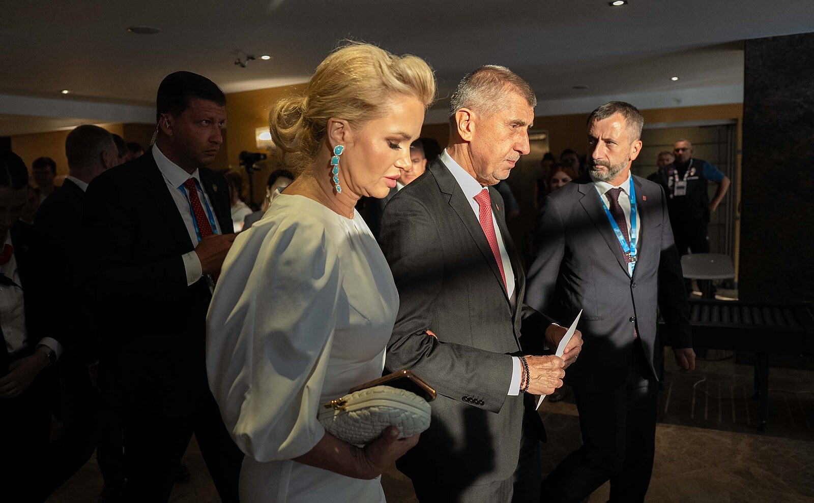 Summit NATO: Premiér Babiš seděl na neformální večeři se Zelenským