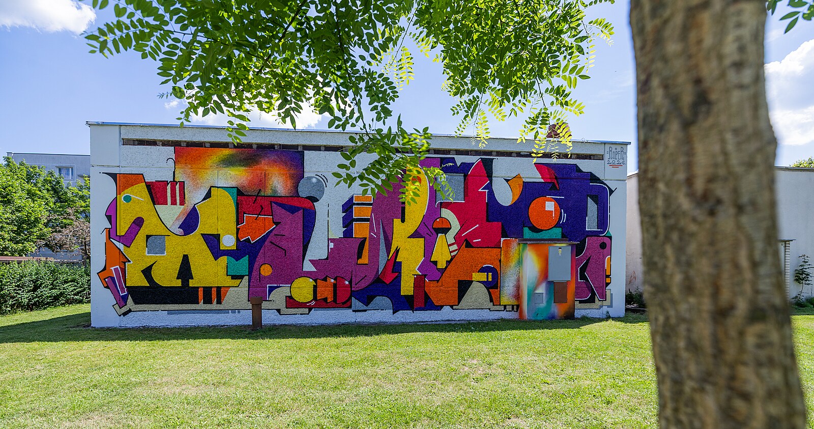 Kouzlo společné tvorby. Hradec se pyšní novými velkoplošnými muraly