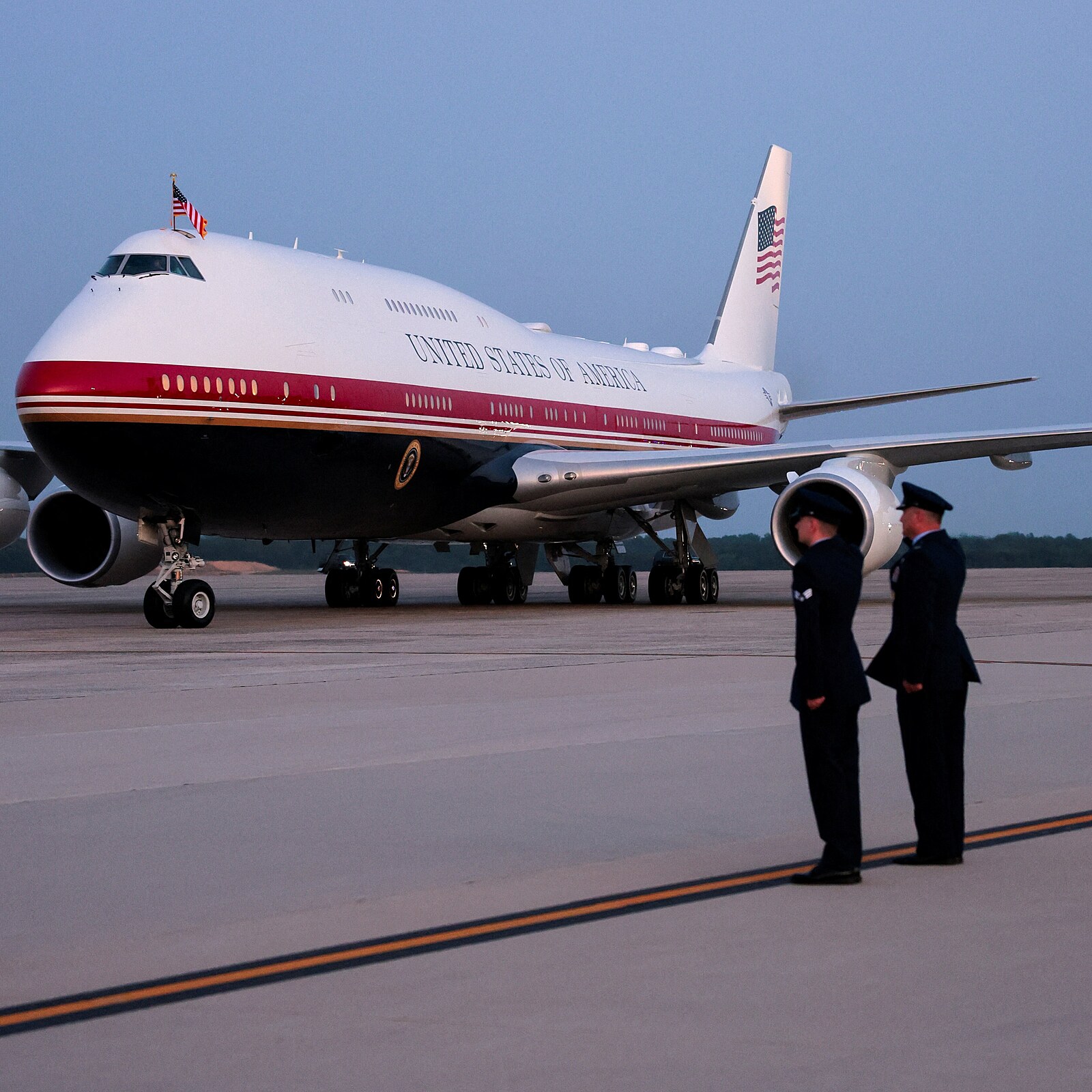 Trumpův darovaný Boeing nemá raketovou obranu. Únik informací už řeší FBI