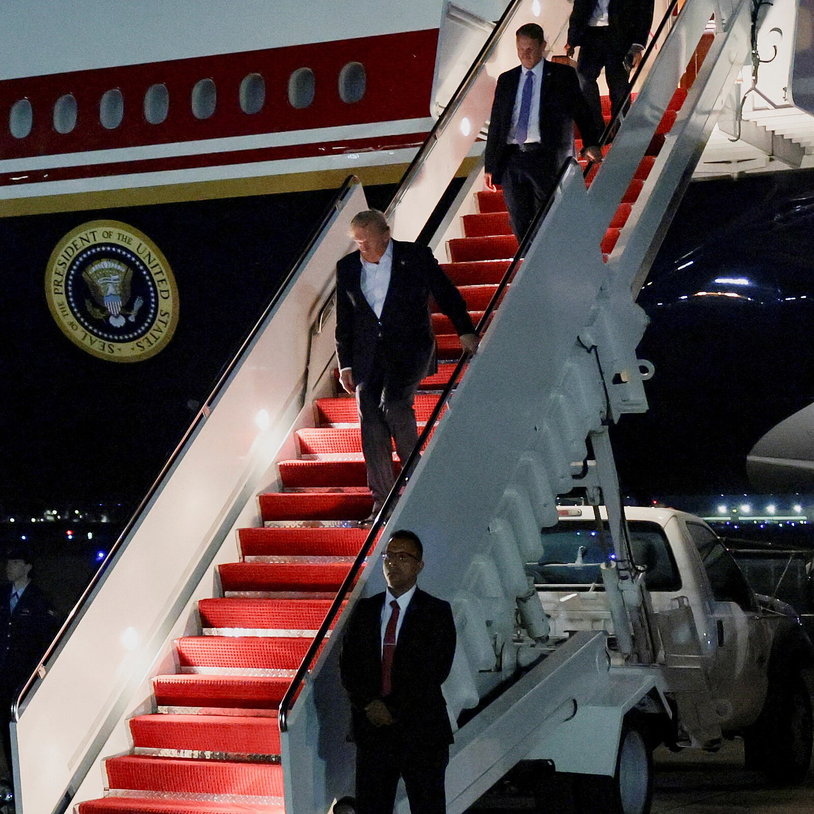 Trump odletěl z Ankary starým Air Force One. Tajné služby mu použití nového od Kataru rozmluvily